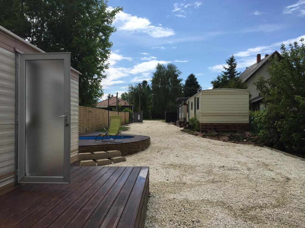Kenge Apartmanok Balatonszárszó Exterior foto